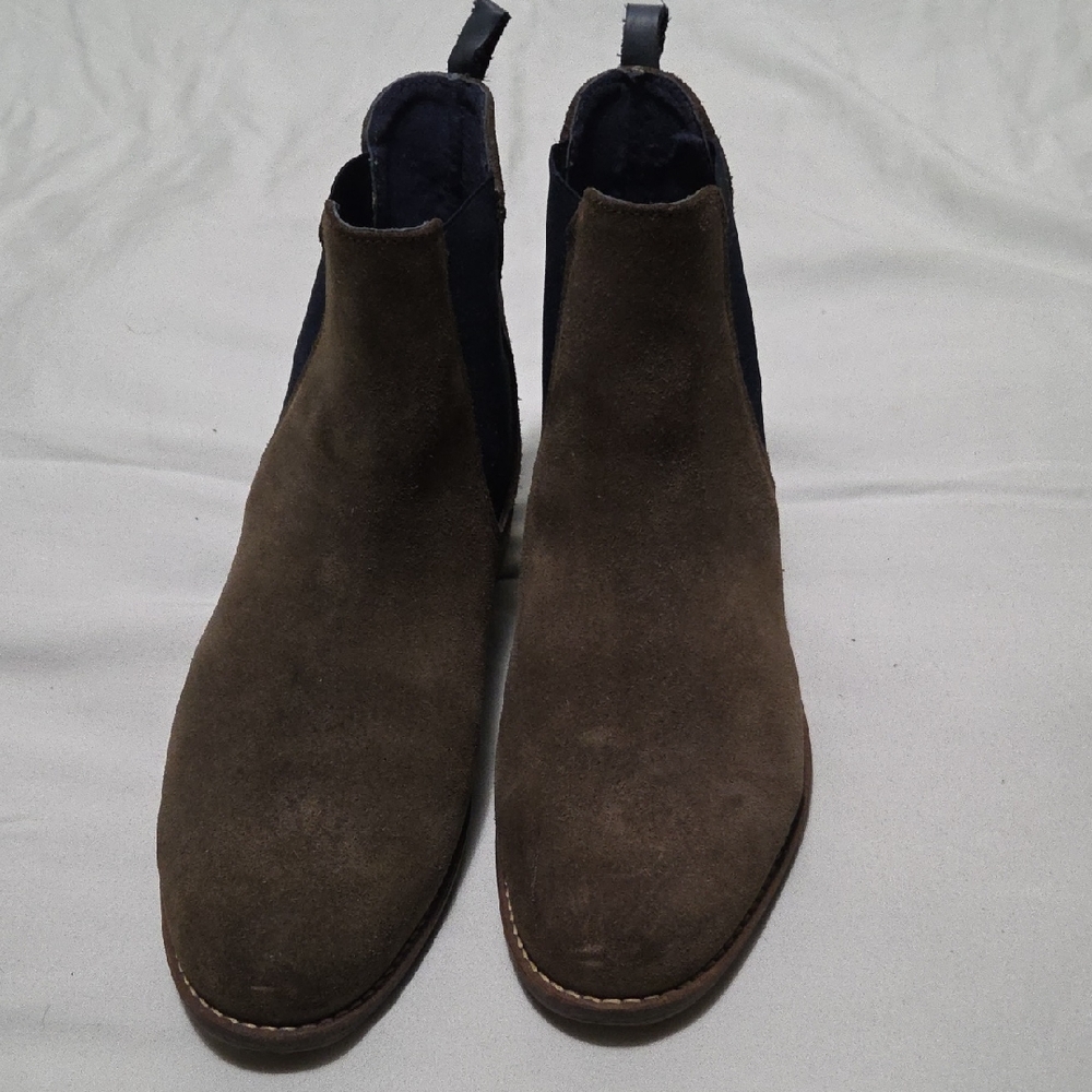 Men's Tan Suede Chukka Boots